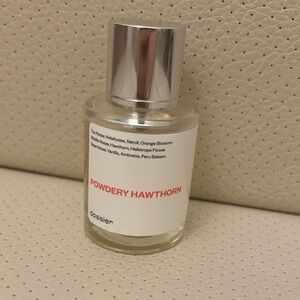 Dossier Powdery Hawthorn Perfume dupe of tom ford metallique